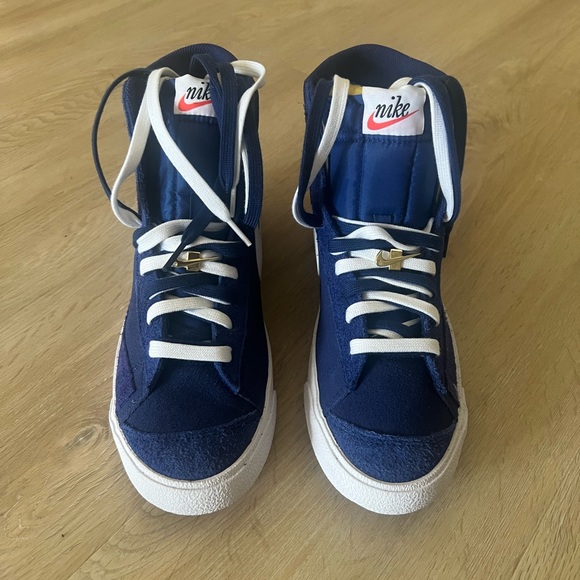 Nike Mid Blazers ‘77 Use Deep Royal Blue - Picture 2 of 6